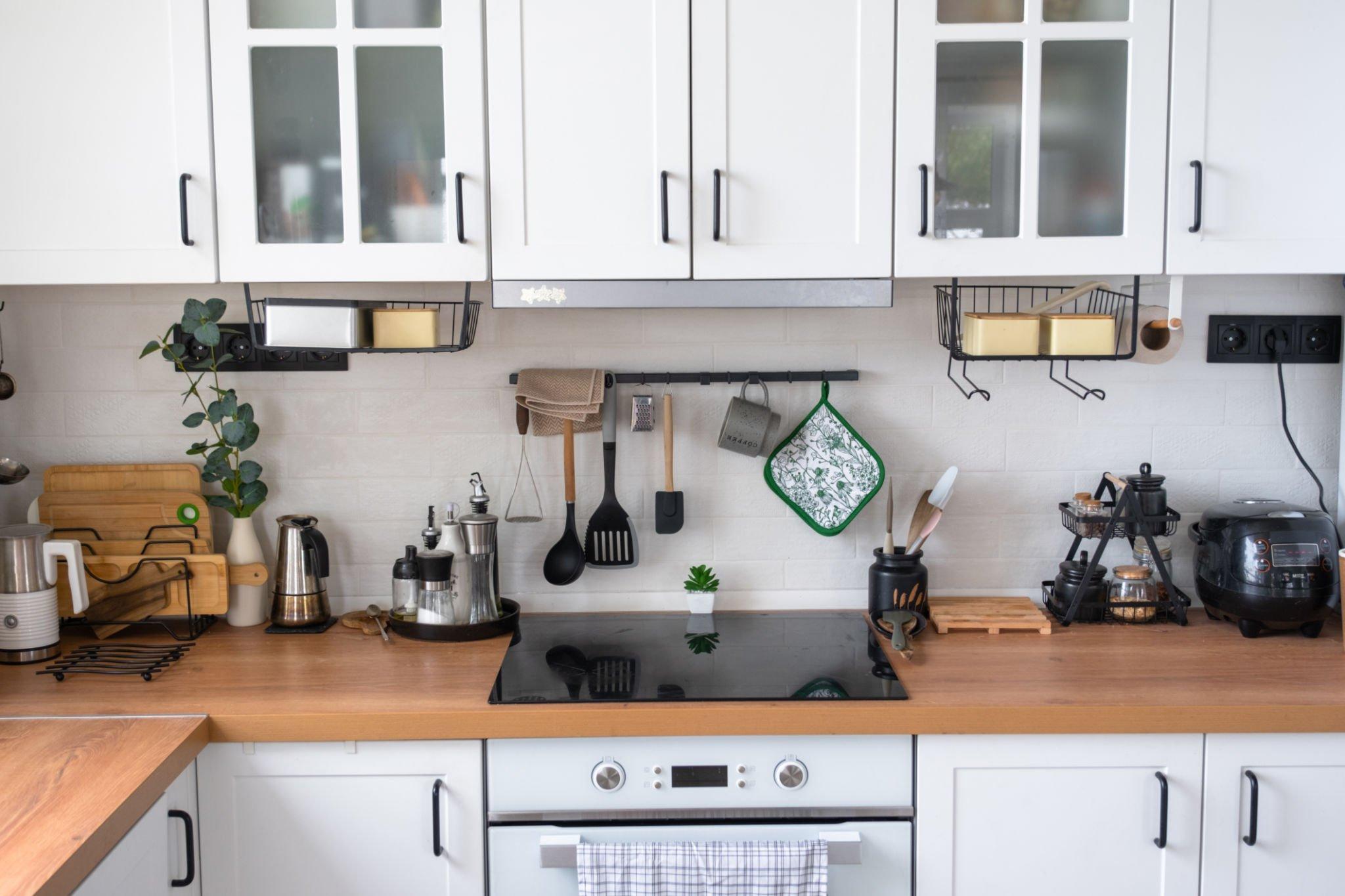 7 Innovatizzle Storage Solutions fo' a Clutter-Jacked Kitchen
