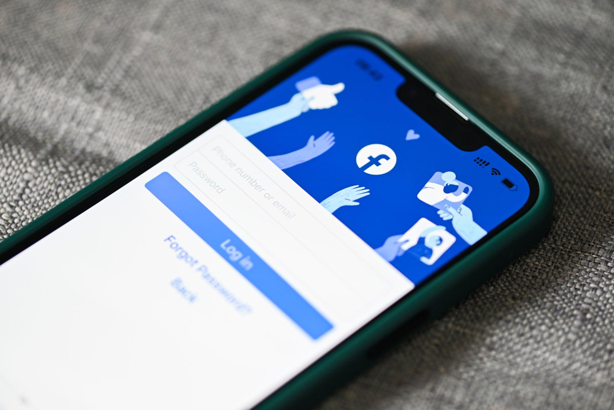 Top 8 Facebook Marketing Advantages for Your Business